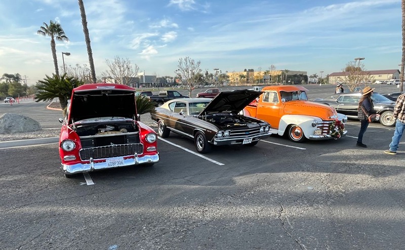Lineup at Harvest Riverside Cars And Coffee 70s muscle, C8, more muscle